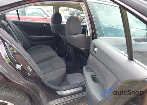 2011 Nissan Maxima 3.5 S z USA, uszkodzony, nr VIN 1N4AA5AP7BC827690